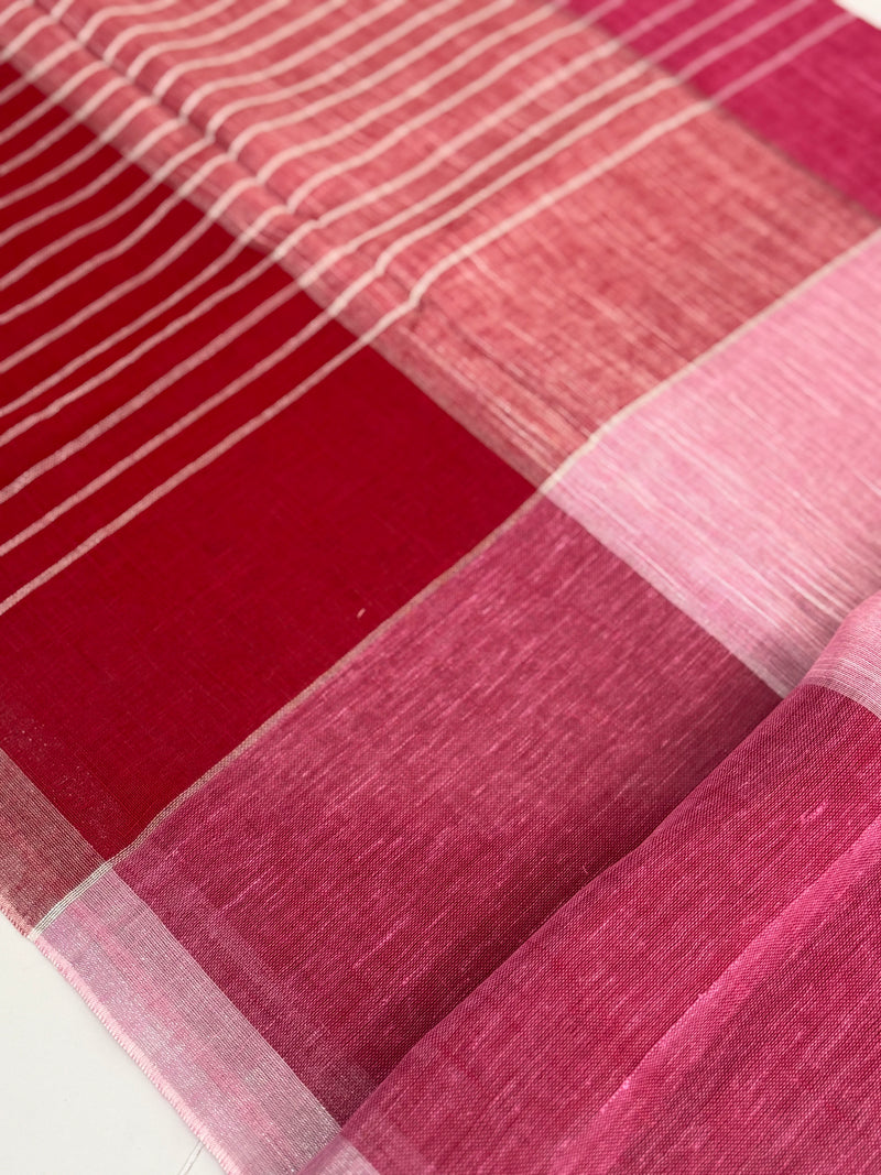 Checks semi Linen Saree MS8654