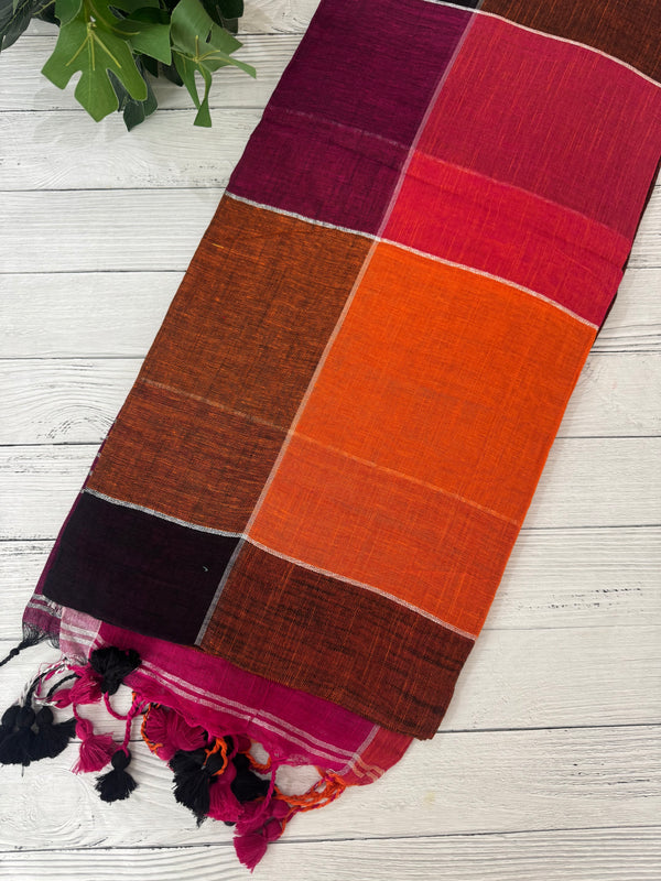 Checks semi Linen Saree MS8654