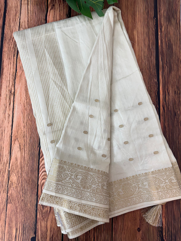 Soft silk saree with zari buttas MS8144