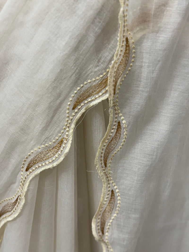 Mul chanderi embriodery saree with scalloped borders MCBS654