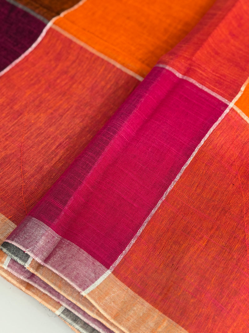 Checks semi Linen Saree MS8654