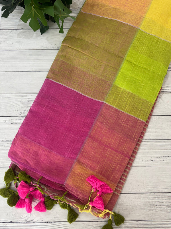Checks semi Linen Saree MS8654