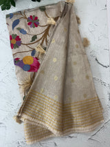 Crushed Tissue silk saree with buttas and thread work  MS16618